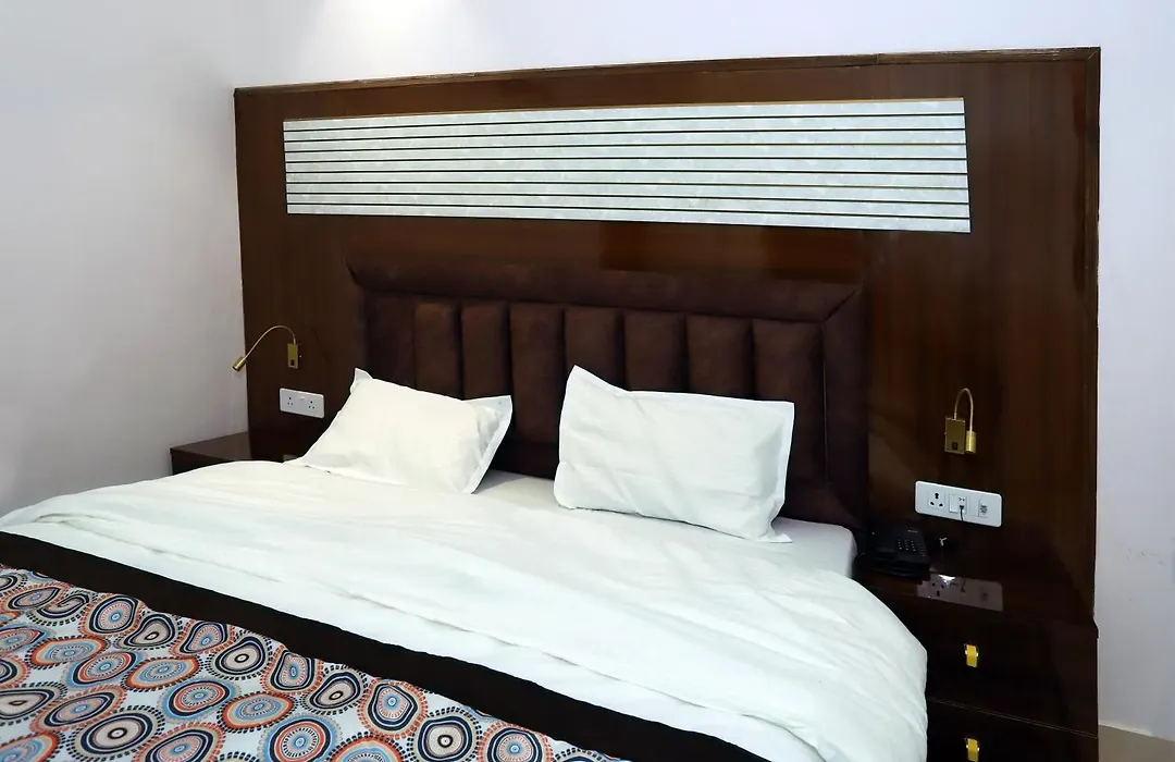 Vrindavan Guest House-1